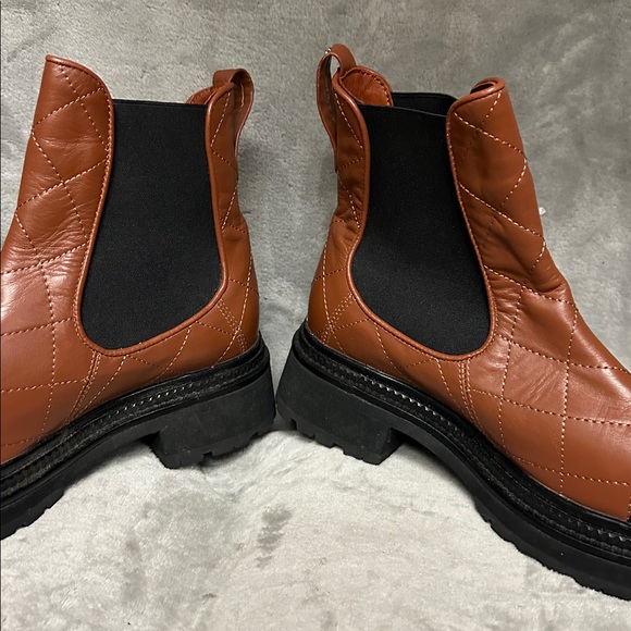 Chanel Women's Cap Toe Chelsea Ankle Boots Size 40 - Picture 7 of 12